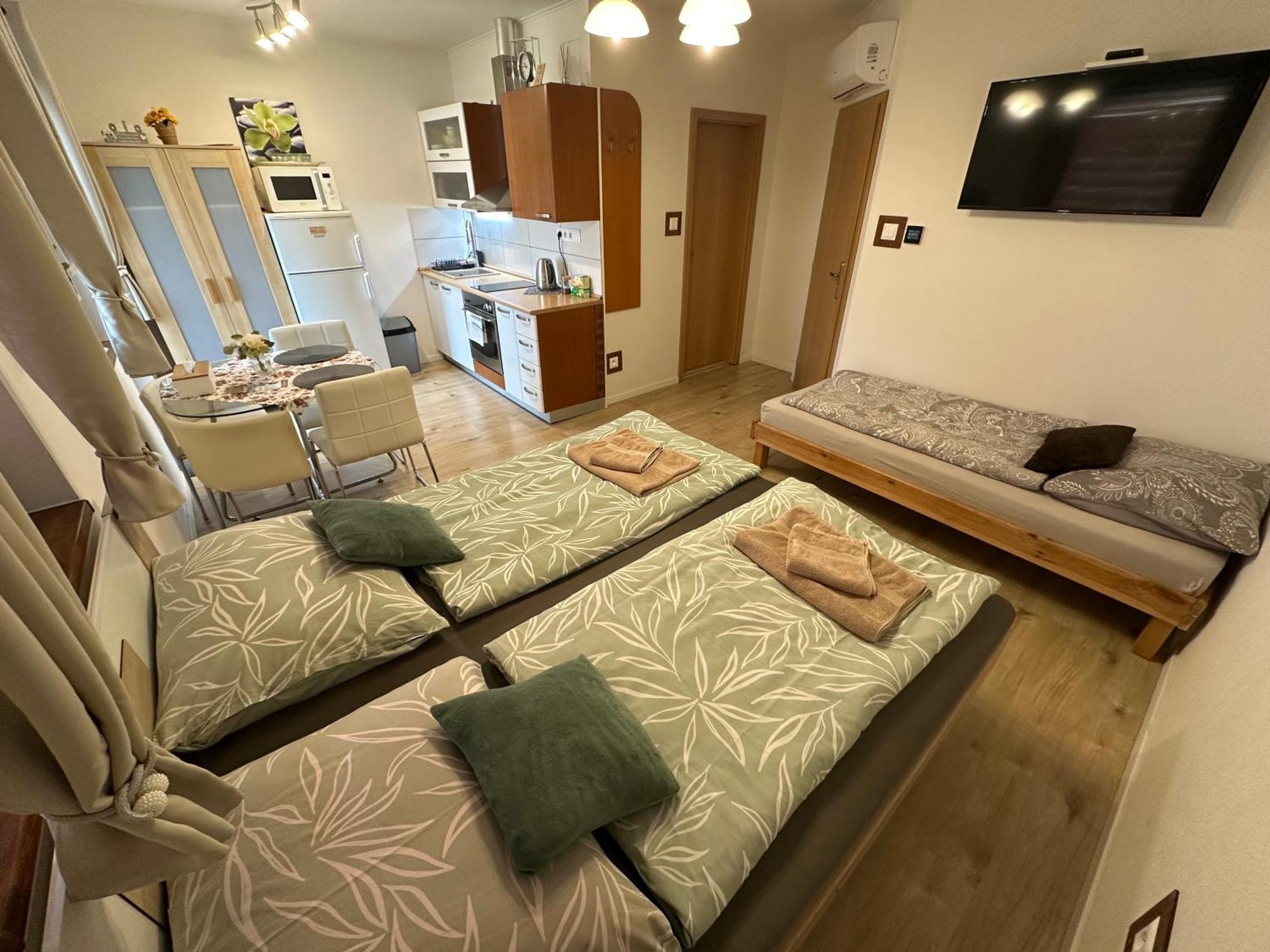 Apartman Losonci Nesvady- Pre 2 Osoby Studio Ngoại thất bức ảnh