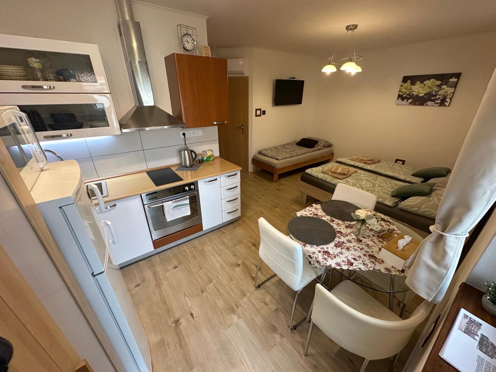 Apartman Losonci Nesvady- Pre 2 Osoby Studio Ngoại thất bức ảnh